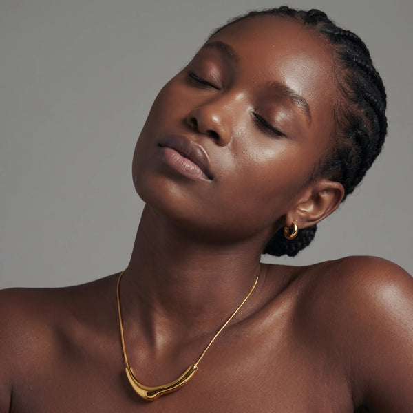 Curve Statement Necklace
