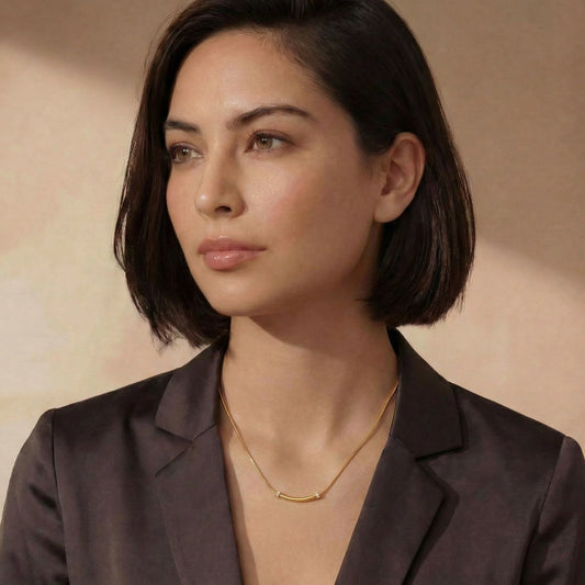 Curved Spark Bar Necklace